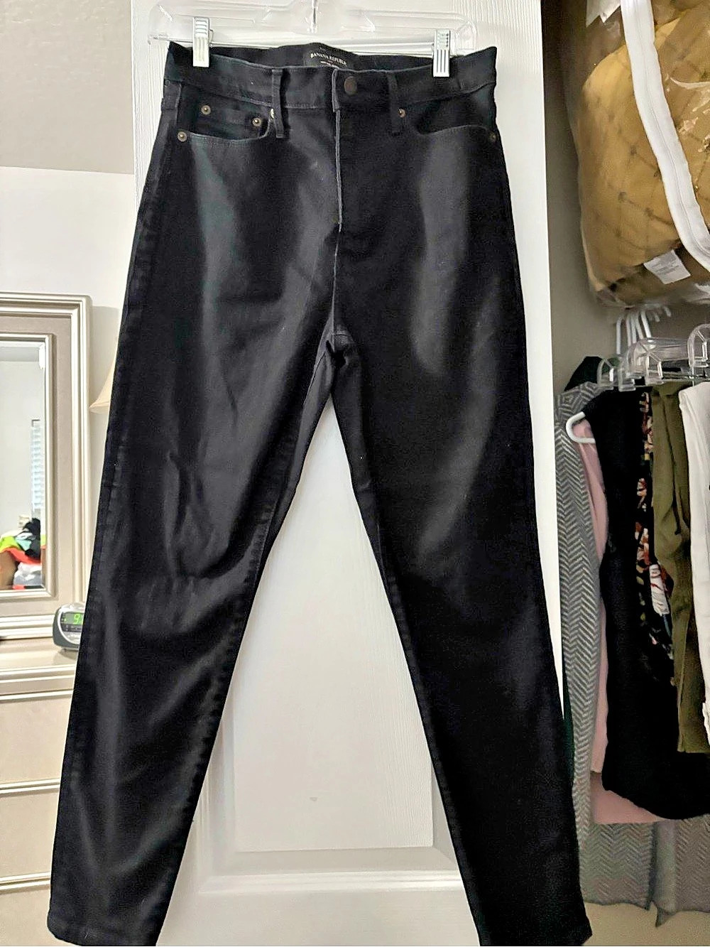 Banana Republic High-Rise Skinny in Black Waist 29/8 Petite worn once